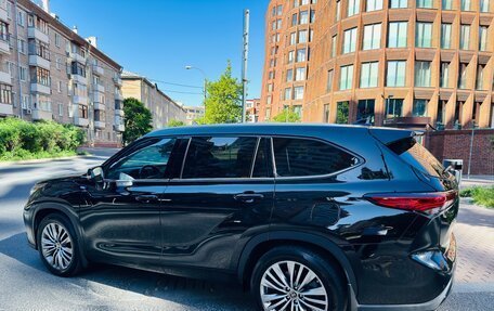 Toyota Highlander, 2021 год, 3 850 000 рублей, 4 фотография