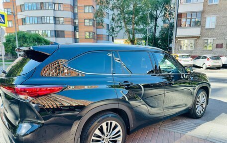 Toyota Highlander, 2021 год, 3 850 000 рублей, 5 фотография