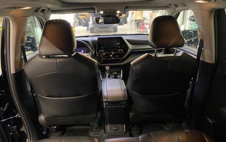 Toyota Highlander, 2021 год, 3 850 000 рублей, 10 фотография