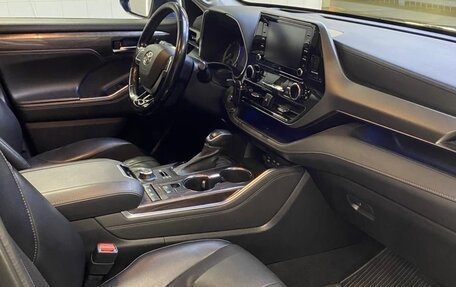 Toyota Highlander, 2021 год, 3 850 000 рублей, 15 фотография