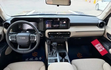Toyota Land Cruiser Prado, 2025 год, 9 720 000 рублей, 10 фотография