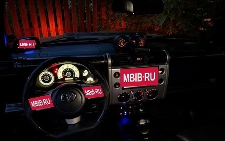 Toyota FJ Cruiser, 2009 год, 4 000 000 рублей, 12 фотография