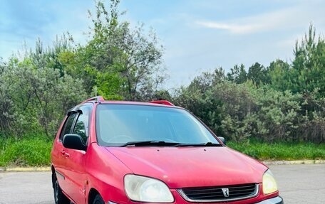 Toyota Raum I, 2000 год, 235 000 рублей, 1 фотография