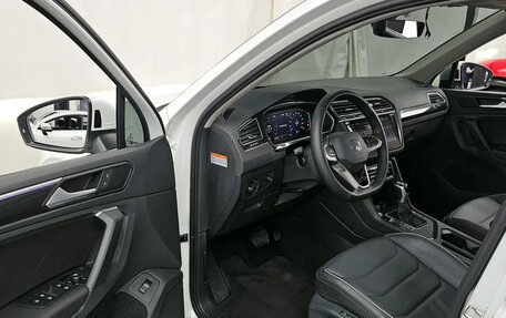 Volkswagen Tiguan II, 2024 год, 2 810 000 рублей, 10 фотография