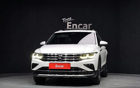 Volkswagen Tiguan II, 2024 год, 2 810 000 рублей, 3 фотография