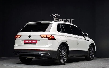 Volkswagen Tiguan II, 2024 год, 2 810 000 рублей, 2 фотография
