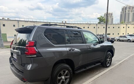 Toyota Land Cruiser Prado 150 рестайлинг 2, 2018 год, 5 000 000 рублей, 5 фотография
