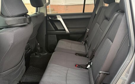 Toyota Land Cruiser Prado 150 рестайлинг 2, 2018 год, 5 000 000 рублей, 13 фотография