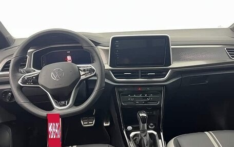 Volkswagen T-Roc I, 2024 год, 1 925 000 рублей, 6 фотография