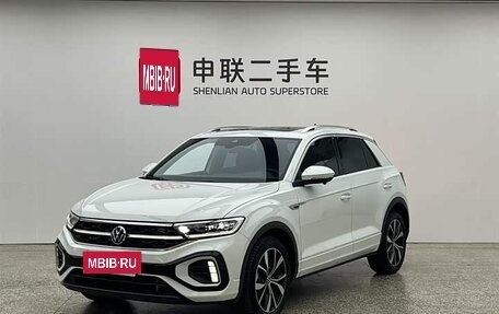 Volkswagen T-Roc I, 2024 год, 1 925 000 рублей, 2 фотография