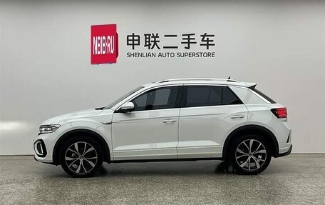 Volkswagen T-Roc I, 2024 год, 1 925 000 рублей, 3 фотография