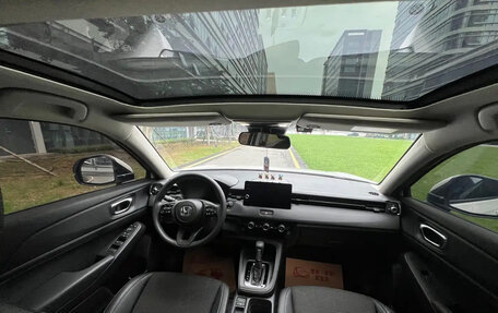 Honda Vezel, 2021 год, 1 800 007 рублей, 8 фотография