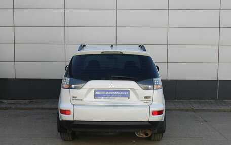 Mitsubishi Outlander III рестайлинг 3, 2010 год, 900 000 рублей, 7 фотография