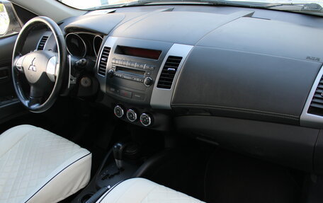 Mitsubishi Outlander III рестайлинг 3, 2010 год, 900 000 рублей, 11 фотография