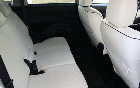 Mitsubishi Outlander III рестайлинг 3, 2010 год, 900 000 рублей, 12 фотография