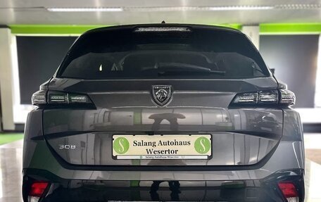 Peugeot 308, 2022 год, 2 410 000 рублей, 4 фотография