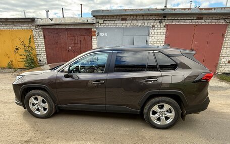 Toyota RAV4, 2020 год, 3 300 000 рублей, 7 фотография