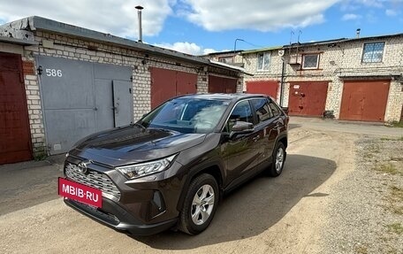 Toyota RAV4, 2020 год, 3 300 000 рублей, 8 фотография