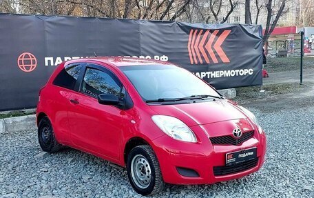 Toyota Yaris III рестайлинг, 2010 год, 449 000 рублей, 3 фотография