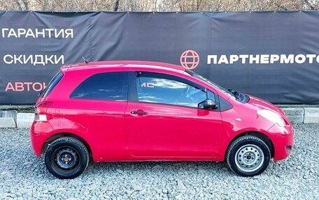 Toyota Yaris III рестайлинг, 2010 год, 449 000 рублей, 4 фотография