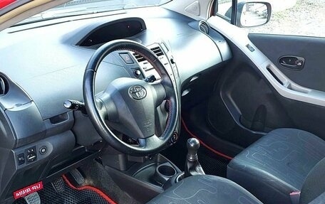 Toyota Yaris III рестайлинг, 2010 год, 449 000 рублей, 9 фотография