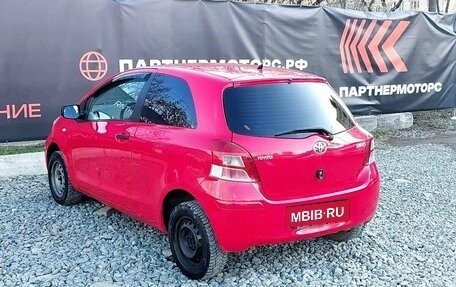 Toyota Yaris III рестайлинг, 2010 год, 449 000 рублей, 7 фотография
