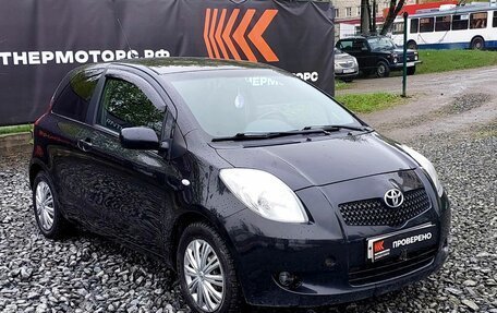 Toyota Yaris III рестайлинг, 2006 год, 469 000 рублей, 3 фотография