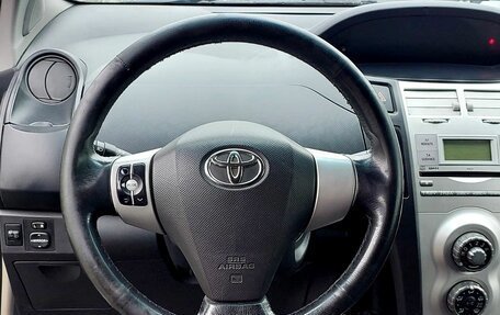 Toyota Yaris III рестайлинг, 2006 год, 469 000 рублей, 10 фотография