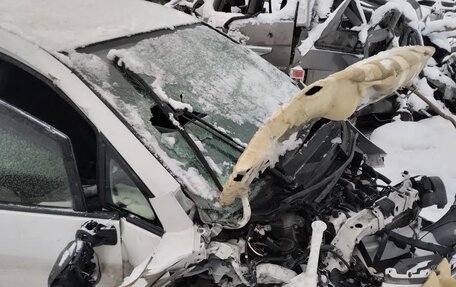 Toyota Ractis II, 2015 год, 150 000 рублей, 3 фотография