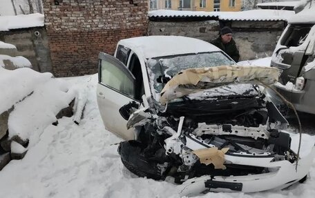 Toyota Ractis II, 2015 год, 150 000 рублей, 33 фотография