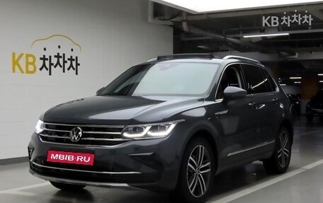 Volkswagen Tiguan II, 2024 год, 3 625 000 рублей, 1 фотография