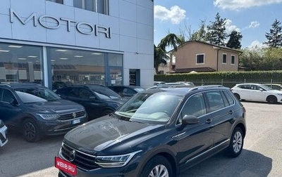 Volkswagen Tiguan, 2023 год, 2 811 000 рублей, 1 фотография