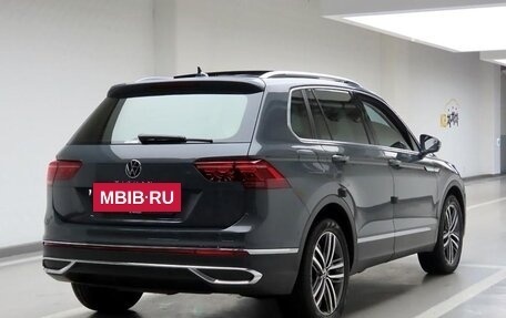 Volkswagen Tiguan II, 2024 год, 3 625 000 рублей, 2 фотография