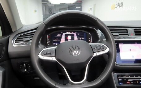 Volkswagen Tiguan II, 2024 год, 3 625 000 рублей, 6 фотография