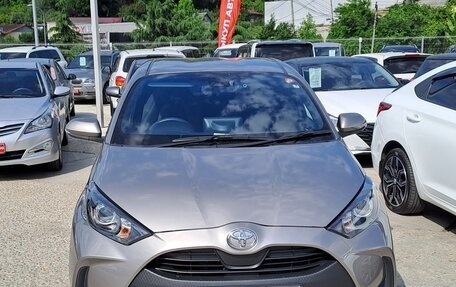 Toyota Yaris, 2021 год, 1 550 000 рублей, 1 фотография