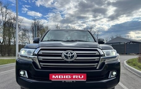 Toyota Land Cruiser 200, 2019 год, 6 400 000 рублей, 2 фотография