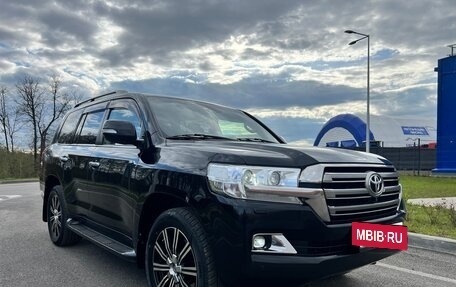 Toyota Land Cruiser 200, 2019 год, 6 400 000 рублей, 3 фотография