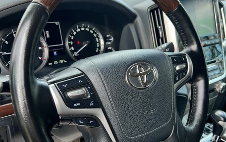 Toyota Land Cruiser 200, 2019 год, 6 400 000 рублей, 17 фотография