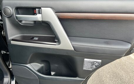 Toyota Land Cruiser 200, 2019 год, 6 400 000 рублей, 36 фотография