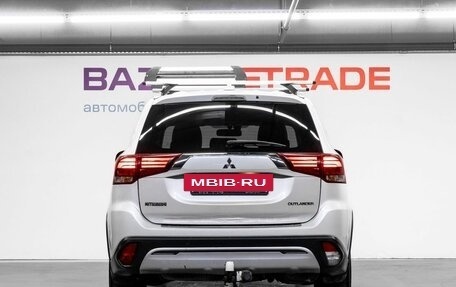 Mitsubishi Outlander III рестайлинг 3, 2019 год, 2 650 000 рублей, 7 фотография