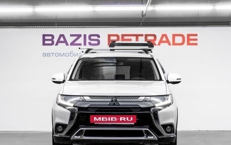 Mitsubishi Outlander III рестайлинг 3, 2019 год, 2 650 000 рублей, 3 фотография