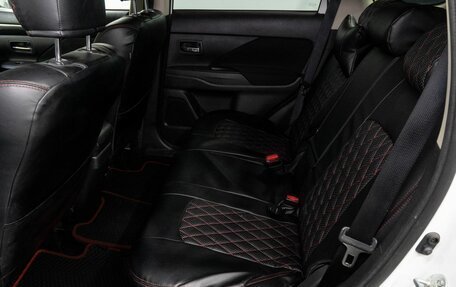 Mitsubishi Outlander III рестайлинг 3, 2019 год, 2 650 000 рублей, 16 фотография