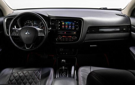 Mitsubishi Outlander III рестайлинг 3, 2019 год, 2 650 000 рублей, 19 фотография