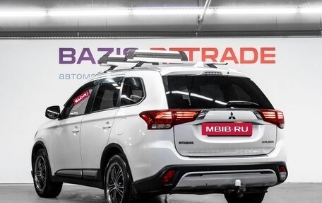 Mitsubishi Outlander III рестайлинг 3, 2019 год, 2 650 000 рублей, 8 фотография