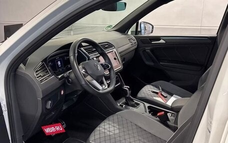 Volkswagen Tiguan II, 2022 год, 2 939 000 рублей, 3 фотография