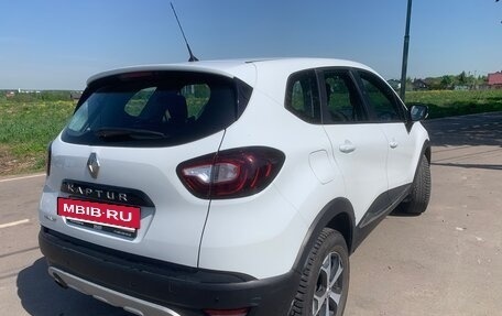 Renault Kaptur I рестайлинг, 2019 год, 1 050 000 рублей, 2 фотография