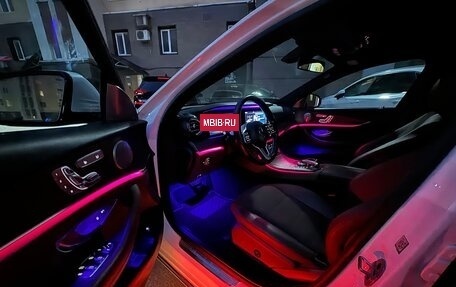 Mercedes-Benz E-Класс, 2018 год, 3 500 000 рублей, 4 фотография