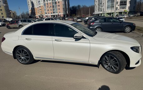 Mercedes-Benz E-Класс, 2018 год, 3 500 000 рублей, 17 фотография