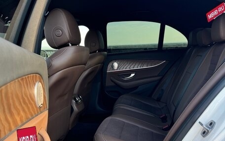 Mercedes-Benz E-Класс, 2018 год, 3 500 000 рублей, 10 фотография