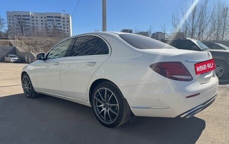 Mercedes-Benz E-Класс, 2018 год, 3 500 000 рублей, 15 фотография